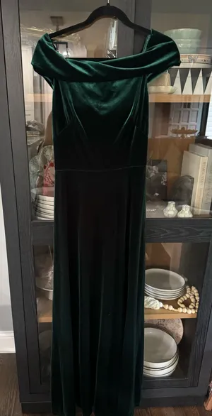 Revelry Emerald Green Velvet Bridesmaid dress - size 6 thumbnail 1