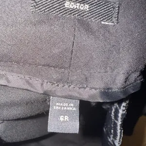 Express 'Editor' Mid-Rise Boot Cut Dress Pant in Black Twill Size 6 Regular thumbnail 12
