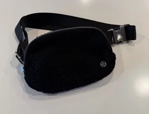 Lululemon‎ Black Sherpa Belt Bag thumbnail 1