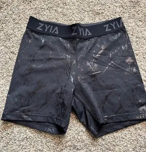 Zyia Bike Shorts size large thumbnail 1