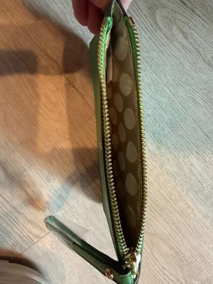 Kate Spade New York Green Saffiano Leather Zip Wristlet Clutch Wallet NWT thumbnail 4