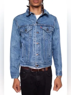 Levi's Original Trucker Jacket 
Medium Wash size Small thumbnail 2