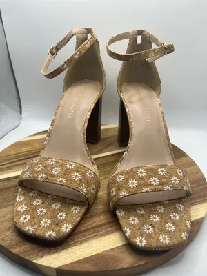 Kelly & Katie Floral Cork Daisy Flower Block Heel Sandlal Size 9M EUC thumbnail 1