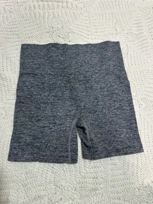 Colsie Heather Charcoal Seamless Bike Shorts thumbnail 2
