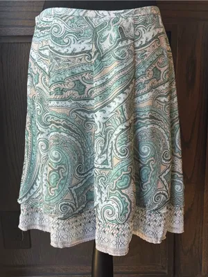 White House Black Market Green Paisley Lightweight Flowy skirt 8 nwt thumbnail 3
