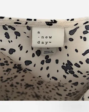 A New Day Black & White Satin Lace Tank thumbnail 3