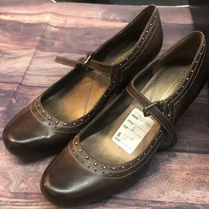 Naturalizer sz 8 brown shoes thumbnail 3