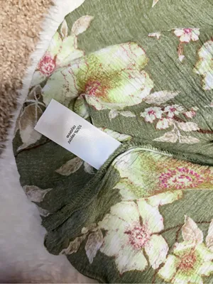 5/$30 🎈 Maurices XL olive green floral surplice neck Blouse thumbnail 7