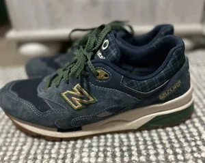 New Balance Women's 1600 'Tartan' Sneakers Size 8 thumbnail 1