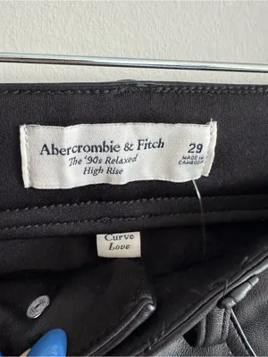 Abercrombie & Fitch Curve Love High Rise 90s Relaxed Vegan Leather Pants thumbnail 9