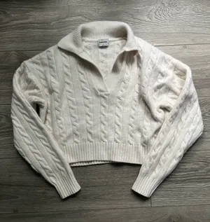 Aritzia Sunday Best Cream Cable Knit Wool Blend Cropped Long Sleeve Sweater S thumbnail 1