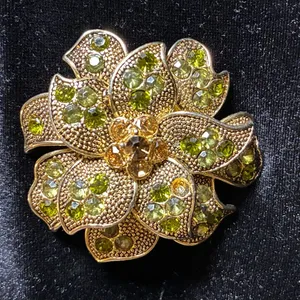 Vintage 1970s Contemporary Style Liz Claiborne Diamante Floral Pin thumbnail 2