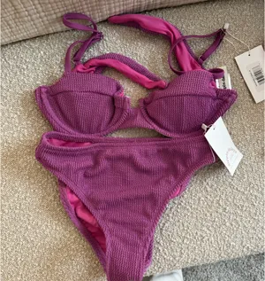 Dippin' Daisy's Pink seashore bikini set thumbnail 1
