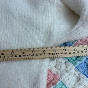 Abercrombie & Fitch Sweater Size XS White Fuzzy Knit Long Sleeve Pullover thumbnail 7