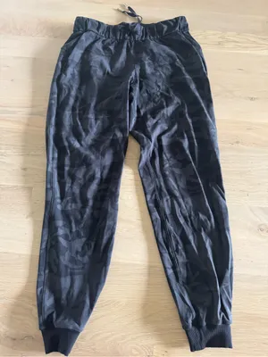Lululemon On the Fly Jogger Heritage Camo Deep Coal size 6 thumbnail 5