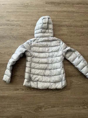 Uniqlo Down Puffer Jacket Womens Medium Silver Ultra Light Hooded Packable Cozy thumbnail 9