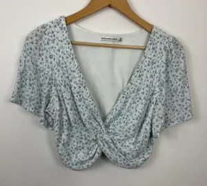 Abercrombie& Fitch Womens Cropped Knot Front Top Floral Print Short Sleeve M thumbnail 1