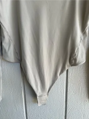 Lululemon Wundermost‎ Nulu Square Neck Long Sleeve Bodysuit Riverstone Gray M thumbnail 3