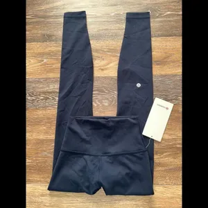 Lululemon Wunder Train High Rise 28” True Navy Size 2 NWT thumbnail 1