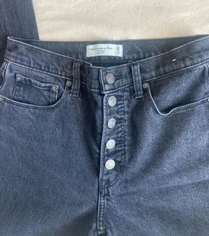Abercrombie Black High Rise Jeans thumbnail 3
