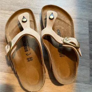 Birkenstock Tan Sandals with Gold Buckle GIZEH big buckle size 9/40 NWOB thumbnail 3
