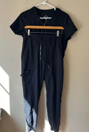 Black scrubs thumbnail 1