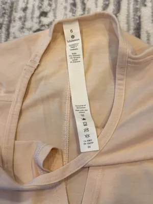 NEW Lululemon women's size 6 cream short sleeve top thumbnail 2