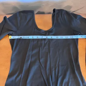 Lululemon Scoop Back Long Sleeve Black Luon Size 6-8 thumbnail 9
