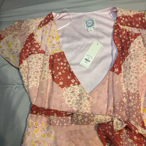 Francesca’s Madonna Short Sleeve Wrap Skirt Maxi Dress Pink White NWT Small thumbnail 3