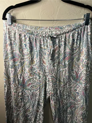 Lauren Ralph Lauren Paisley Monogram Knit Jersey Cropped Preppy Comfy Pajama Set thumbnail 9