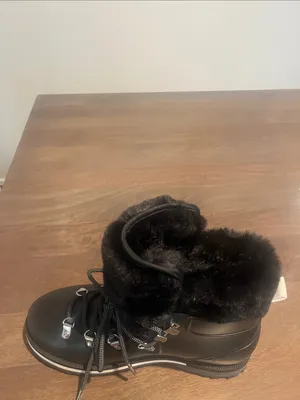 Michael Kors Black Faux-Fur Lace-Up women’s Boots Sz 7 thumbnail 4