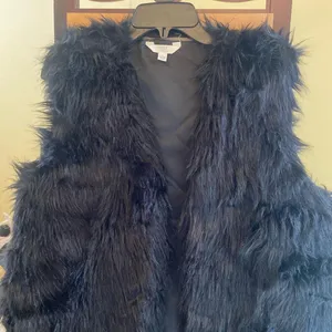 NWOT faux fur shag black lined vest L never worn like new thumbnail 1