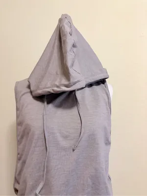 Halara medium Women's Heather Grey cropped Sleeveless Hooded Top thumbnail 2