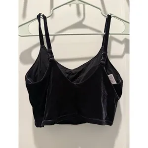 Women’s Athleta Elation V-Neck Velvet Crop Top Cup A-C In Black Size S Small thumbnail 5
