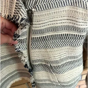 Cupcakes And Cashmere Tweed Canter Zip Up Jacket Fringe Trim Cream & Navy Size M thumbnail 3