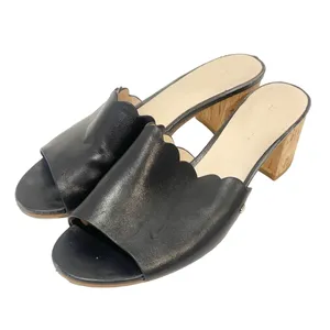 Kate Spade‎ Size 8 Warren Black Scalloped Open Toed Block Heel Slip On Mules thumbnail 1