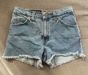 VINTAGE Levis 910 High Rise Shorts thumbnail 1