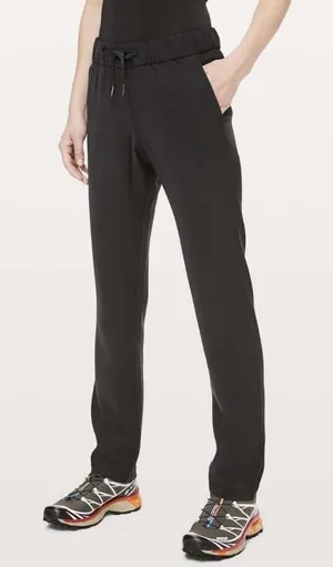 Lululemon On The Fly Woven Pants Women's Size 8 Black 28"‎ Inseam Wrinkle Free thumbnail 1