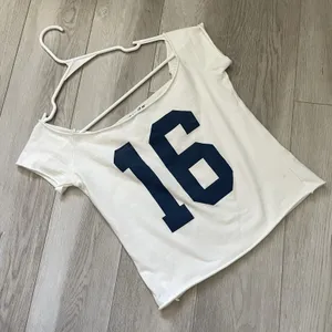 Brandy Melville Tshirt cotton off shoulder 16 crop womens White one size sporty thumbnail 1