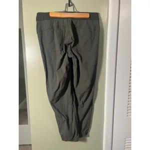 Athleta Womens Size 8 Petite Trekkie Jogger Pants Dark Green Zipper Pockets High thumbnail 6