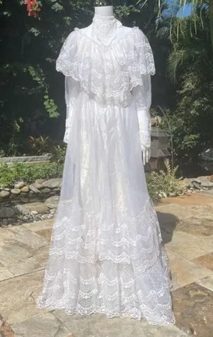 Vintage 1950s lace high neck wedding dress cottage core / boho ruffle tiered lac thumbnail 4