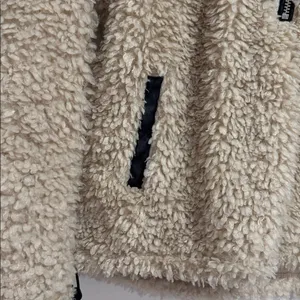 Abercrombie & Fitch Cinched Drama Curly Half-Zip Pullover jacket EUC thumbnail 4