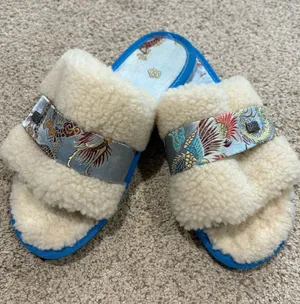Australia Luxe Collective Blue Satin Sheepskin Slippers Women’s Size 8 thumbnail 1