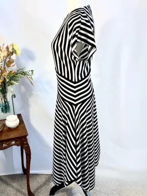 💥Karl Lagerfeld Paris Black White Striped Asymmetrical Midi Dress Sz 4💛 thumbnail 6