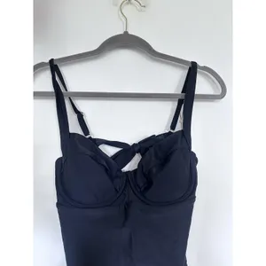 NWT Quince Black Italian Underwire One-Piece Swimsuit Size Large thumbnail 3