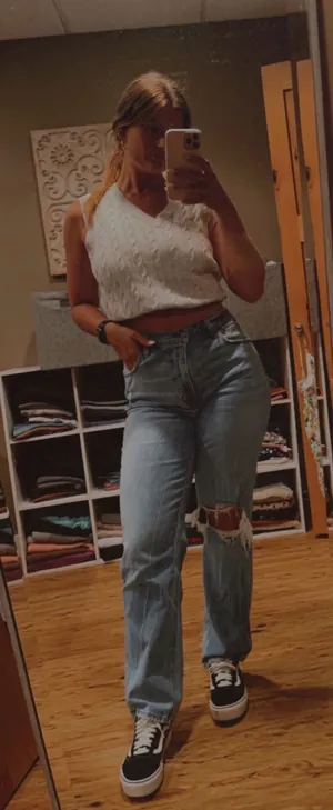 Abercrombie High-Rise Jeans thumbnail 1