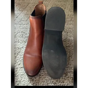 STEVE MADDEN DARE’S COGNAC Chelsea LEATHER BOOTS 9 thumbnail 4