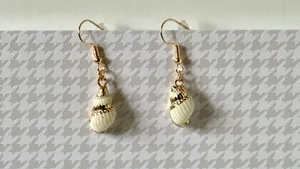 Sea Shell Earrings 🐚 Gold thumbnail 1