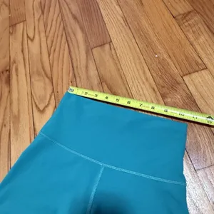 Lululemon Wunder Train Everlux High Rise Short‎ 8" in Maldives Green Size 4 thumbnail 9