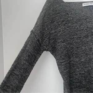 Abercrombie & Fitch Gray Knit Wool Blend V Neck Thin Sweater Size XS/S thumbnail 2